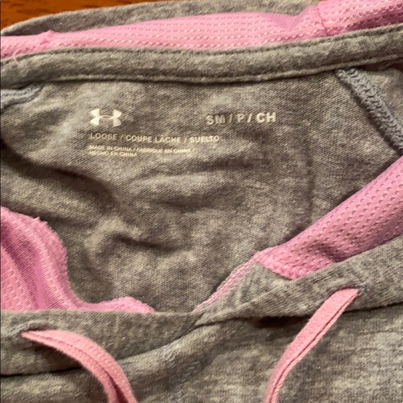 Small Under Armour Hooded Tshirt - Picture 3 of 3